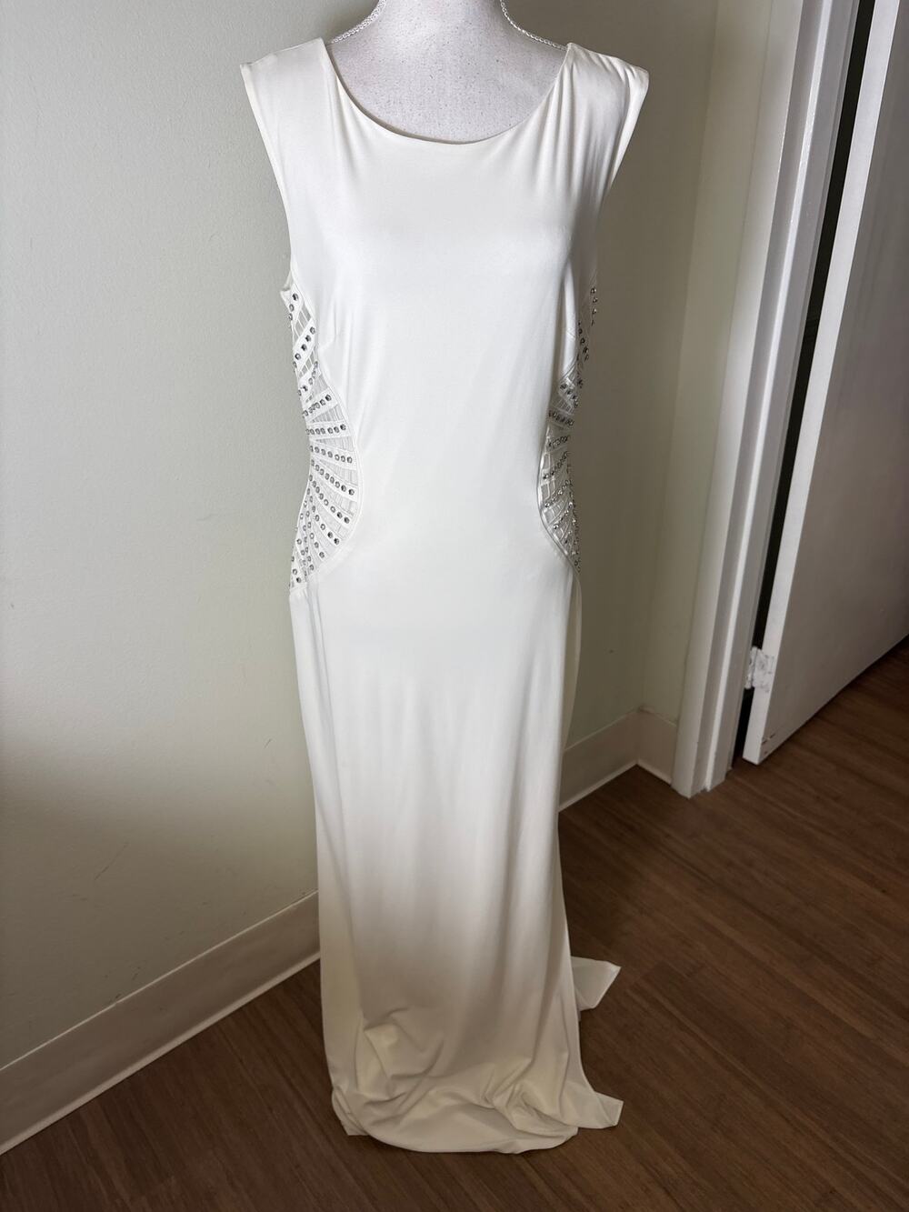 NWT Laundry Off White Sleeveless Body Con Gown with Rhinestones Sz 10